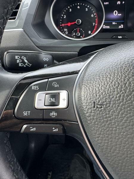 Photo 24 of this VOLKSWAGEN TIGUAN