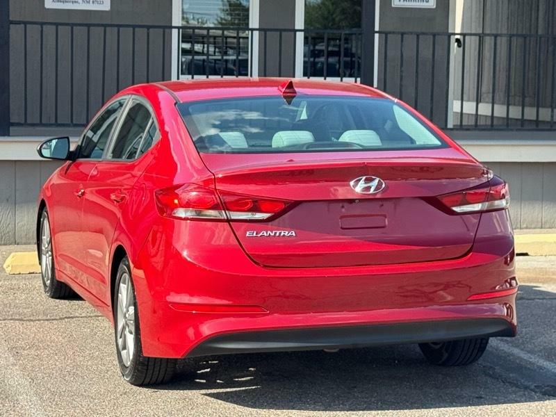 Photo 5 of this HYUNDAI ELANTRA