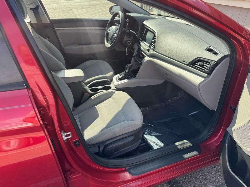 Photo 9 of this HYUNDAI ELANTRA