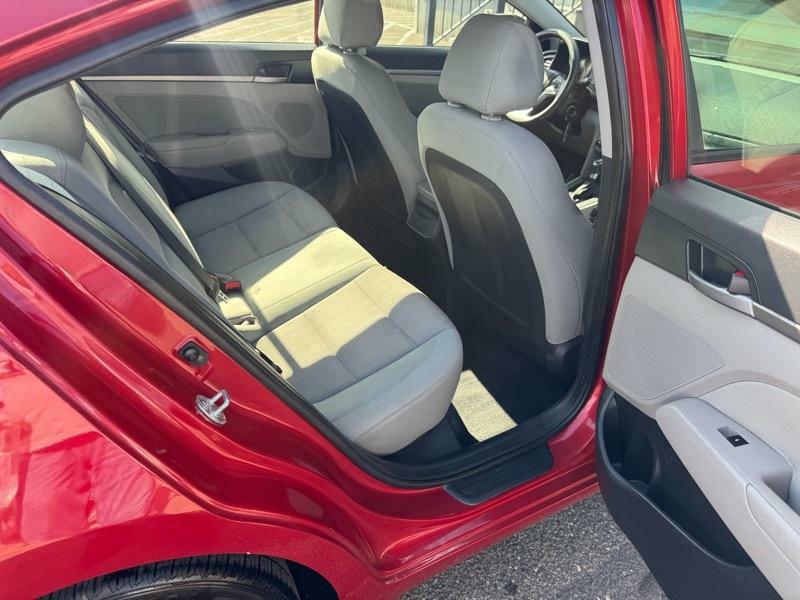 Photo 11 of this HYUNDAI ELANTRA