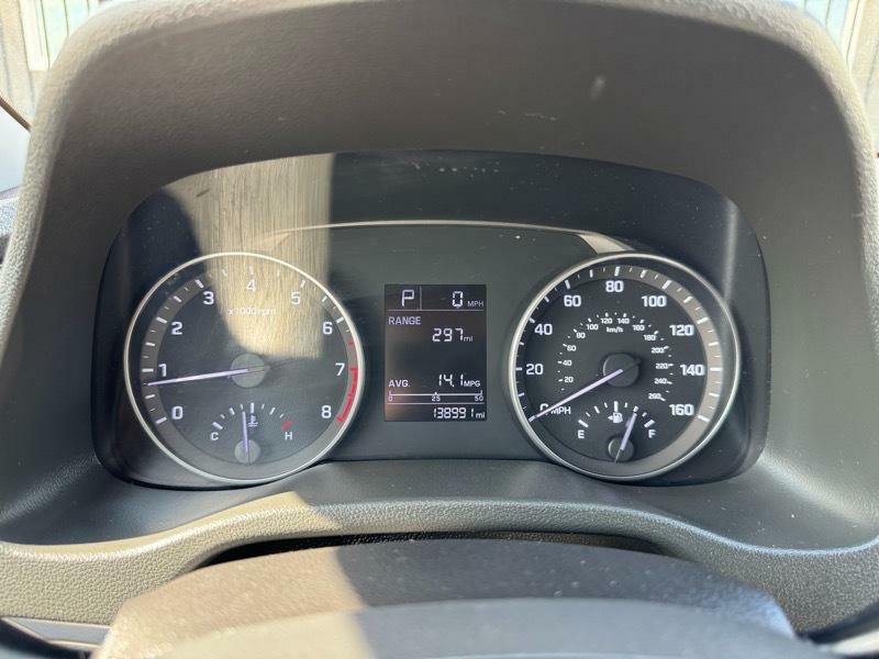 Photo 18 of this HYUNDAI ELANTRA