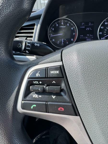 Photo 20 of this HYUNDAI ELANTRA