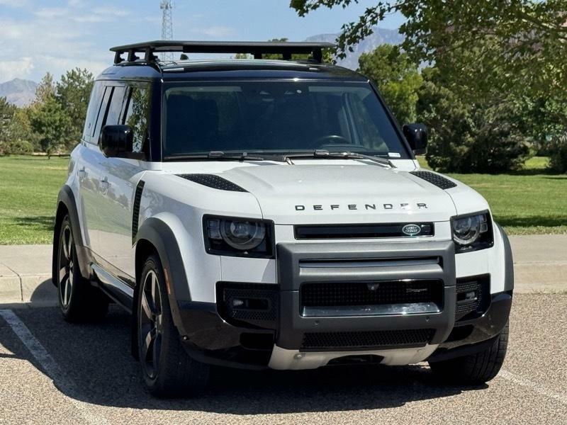 Photo 2 of this LAND ROVER DEFENDER