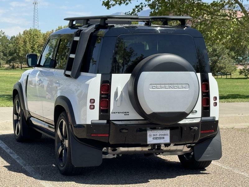 Photo 5 of this LAND ROVER DEFENDER