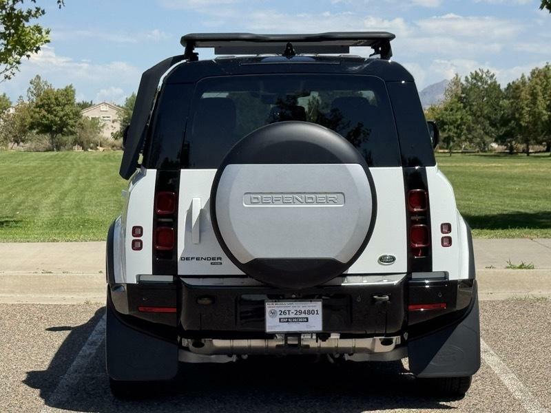 Photo 6 of this LAND ROVER DEFENDER