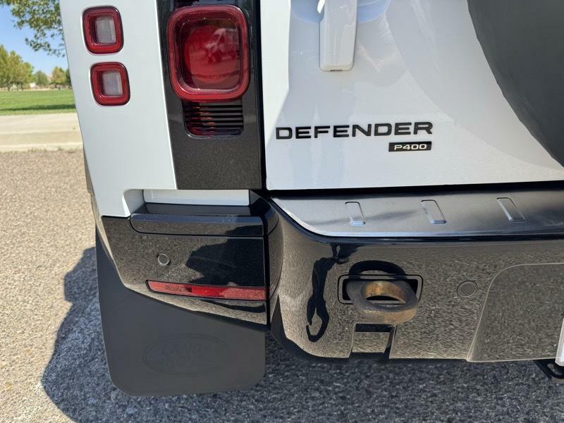 Photo 8 of this LAND ROVER DEFENDER