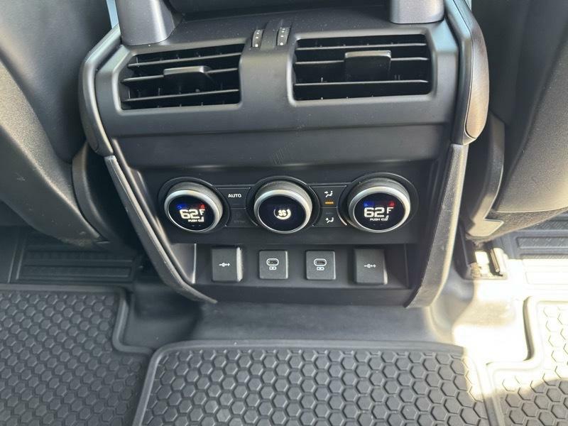Photo 15 of this LAND ROVER DEFENDER
