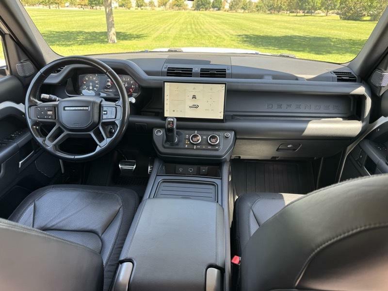 Photo 16 of this LAND ROVER DEFENDER