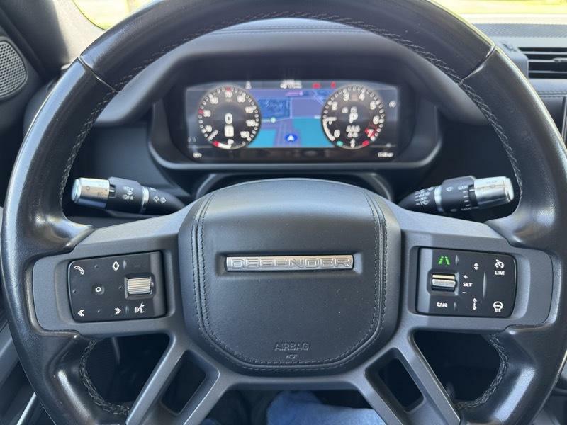 Photo 27 of this LAND ROVER DEFENDER