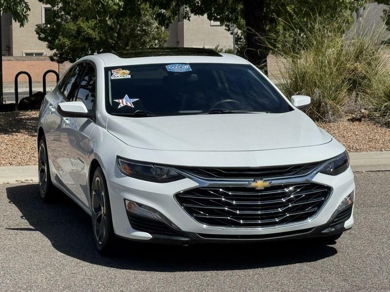 Photo 2 of this CHEVROLET MALIBU