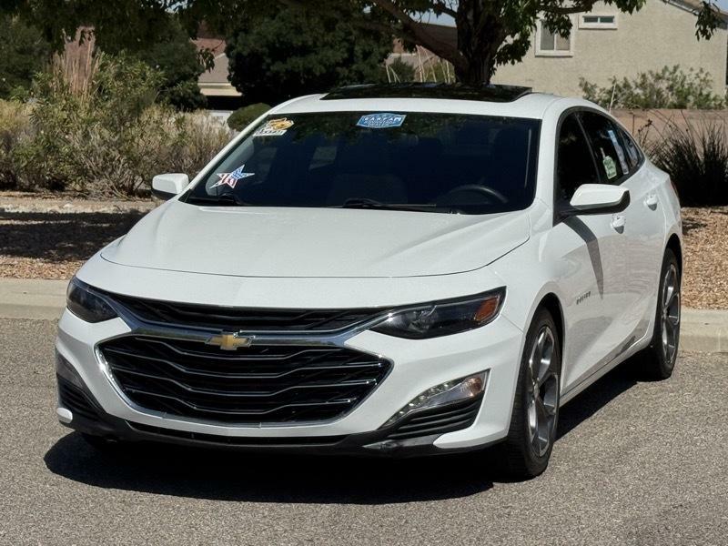 Photo 4 of this CHEVROLET MALIBU