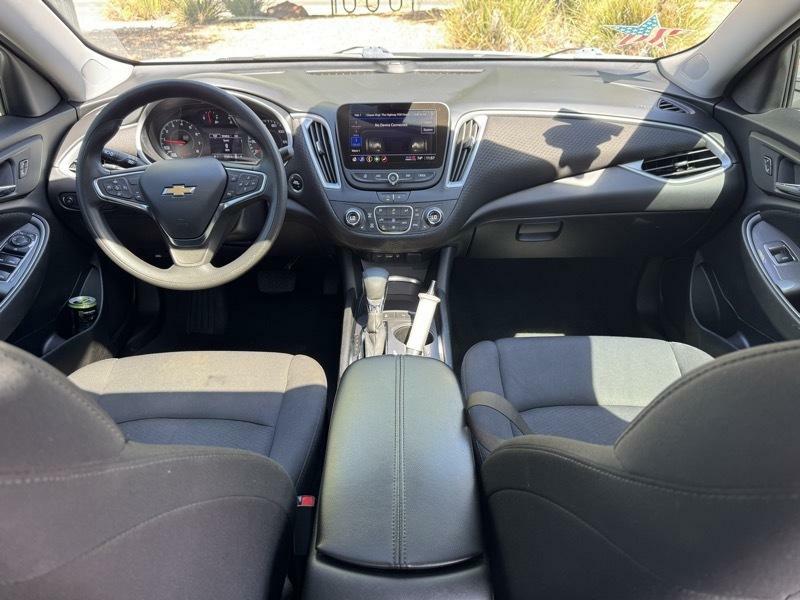 Photo 13 of this CHEVROLET MALIBU