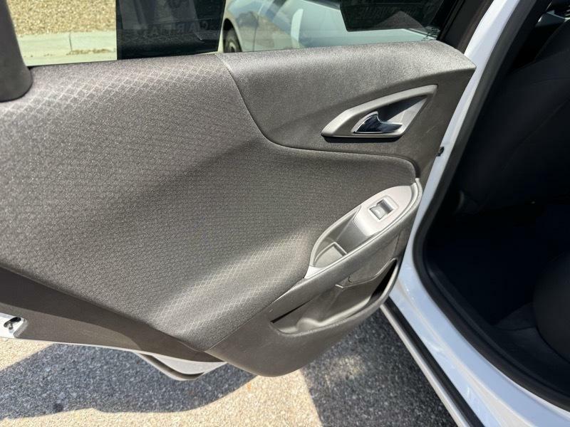 Photo 17 of this CHEVROLET MALIBU