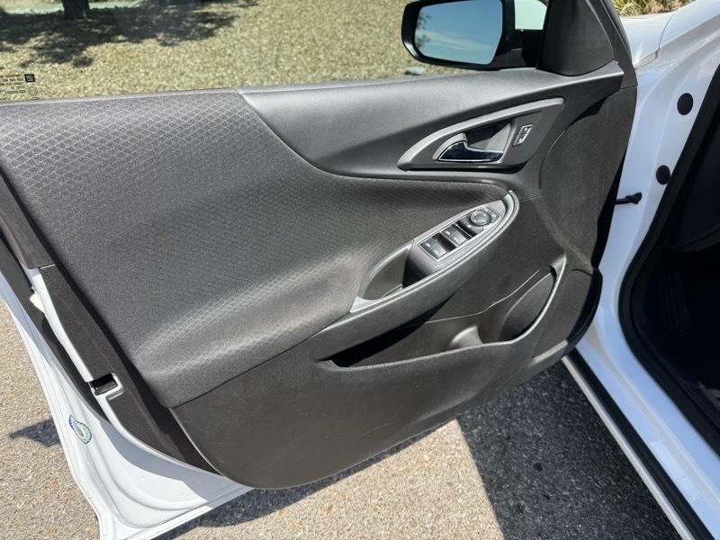 Photo 19 of this CHEVROLET MALIBU