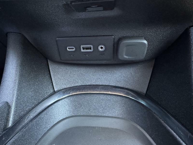 Photo 26 of this CHEVROLET MALIBU