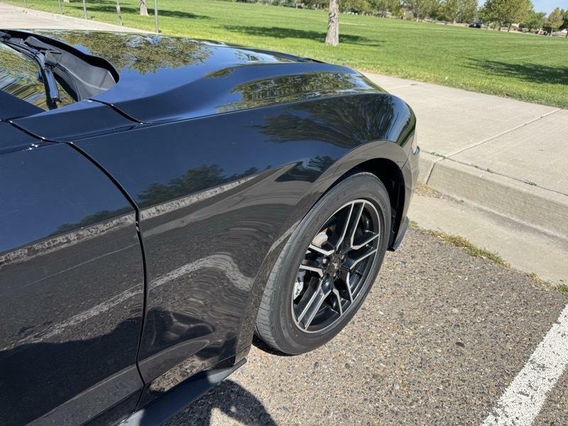 Photo 4 of this FORD MUSTANG