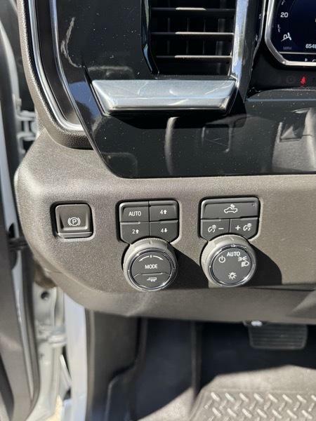 Photo 20 of this CHEVROLET SILVERADO 1500