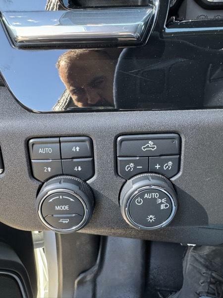 Photo 23 of this CHEVROLET SILVERADO 1500