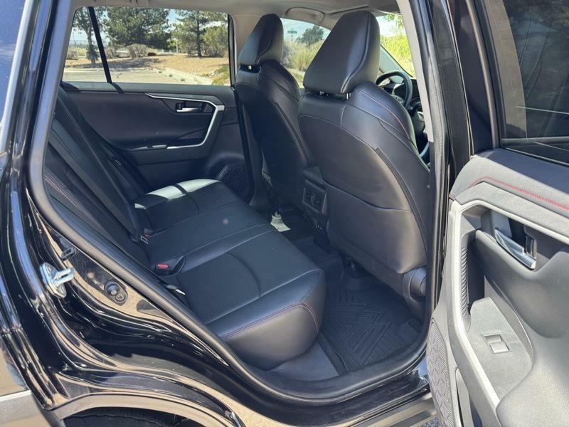 Photo 12 of this TOYOTA RAV4