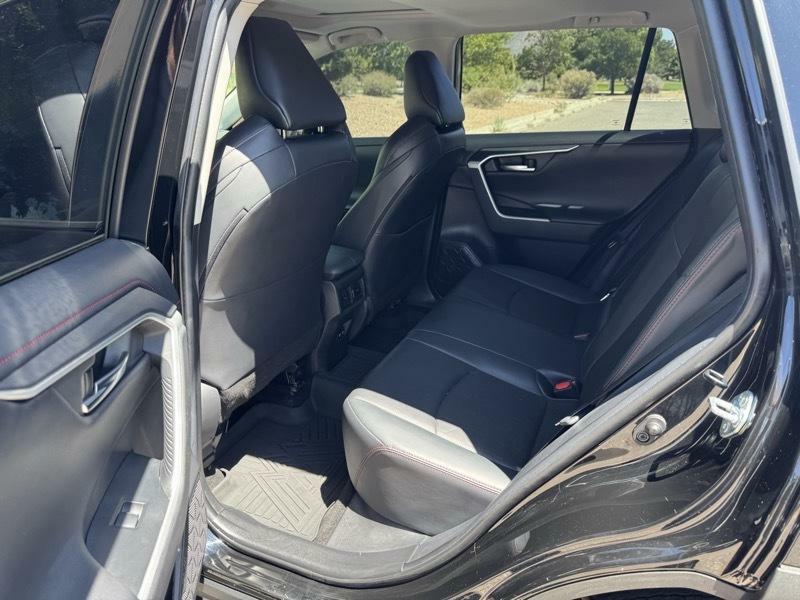 Photo 18 of this TOYOTA RAV4