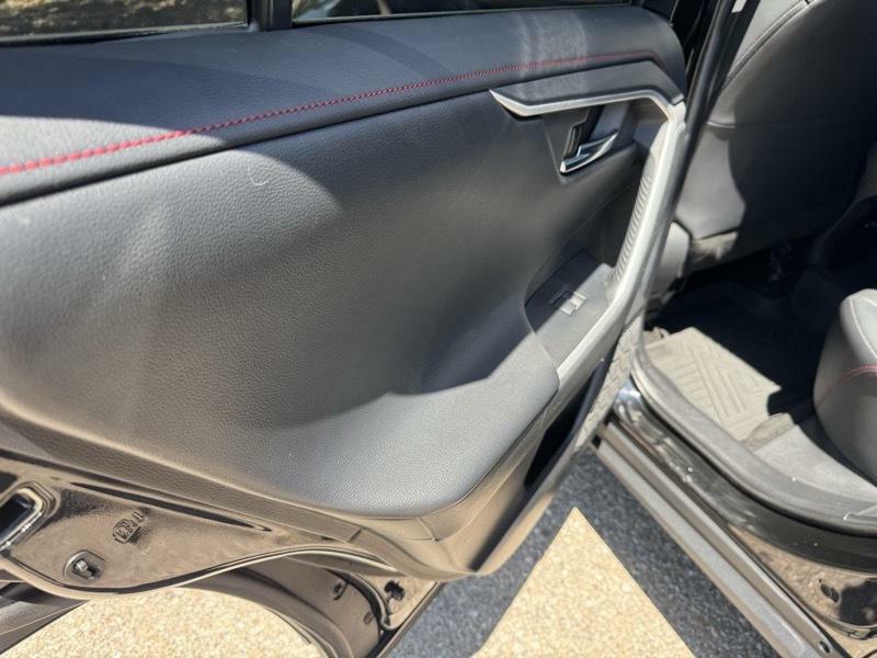 Photo 19 of this TOYOTA RAV4