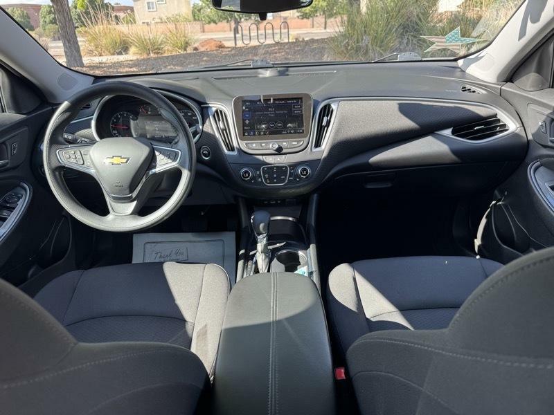 Photo 4 of this CHEVROLET MALIBU