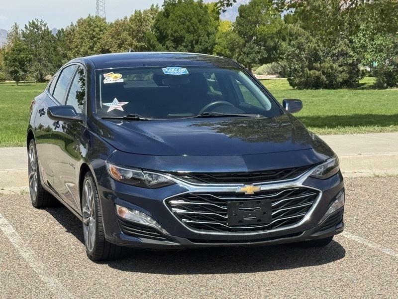 Photo 2 of this CHEVROLET MALIBU