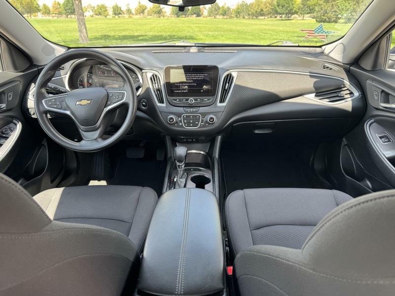 Photo 14 of this CHEVROLET MALIBU