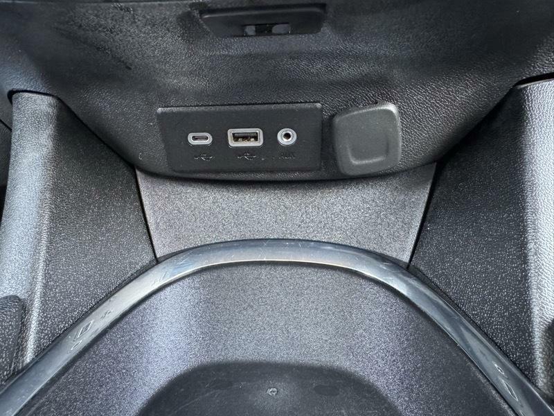 Photo 21 of this CHEVROLET MALIBU