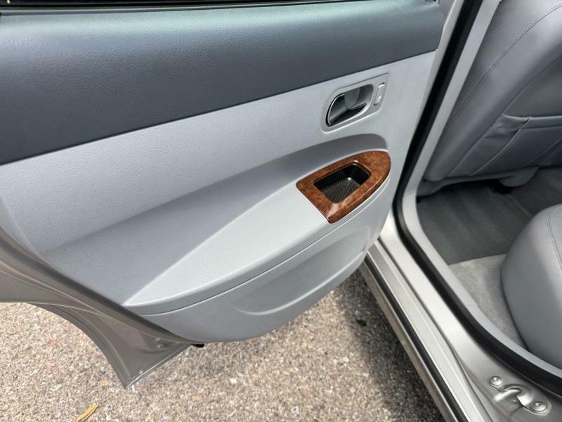 Photo 16 of this BUICK LACROSSE
