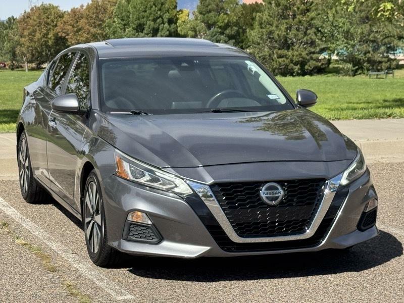 Photo 2 of this NISSAN ALTIMA