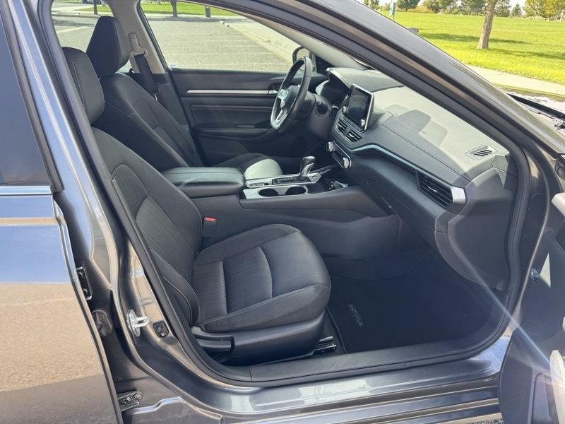 Photo 10 of this NISSAN ALTIMA