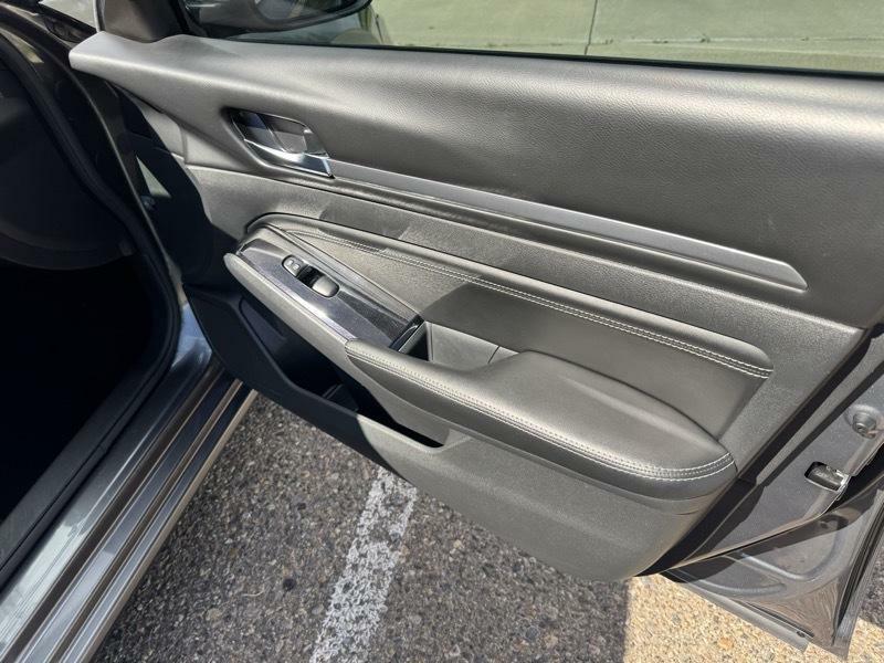 Photo 11 of this NISSAN ALTIMA