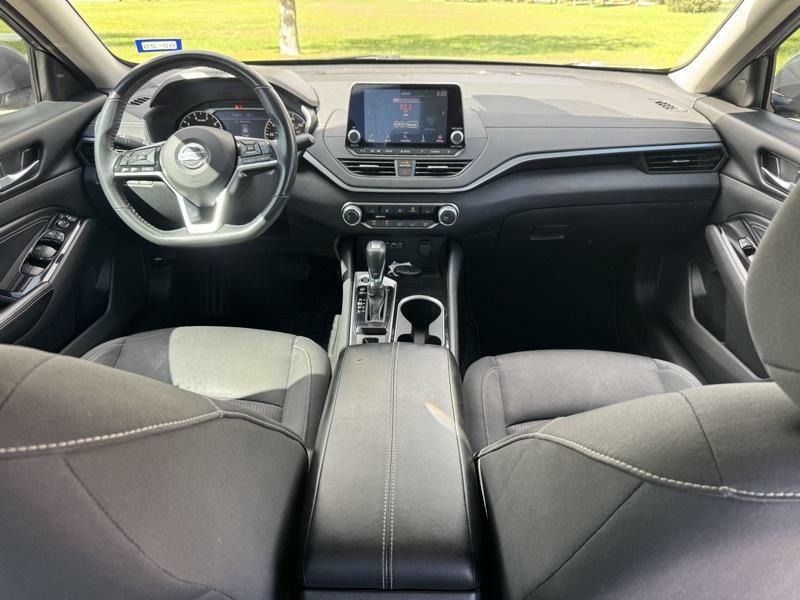 Photo 14 of this NISSAN ALTIMA