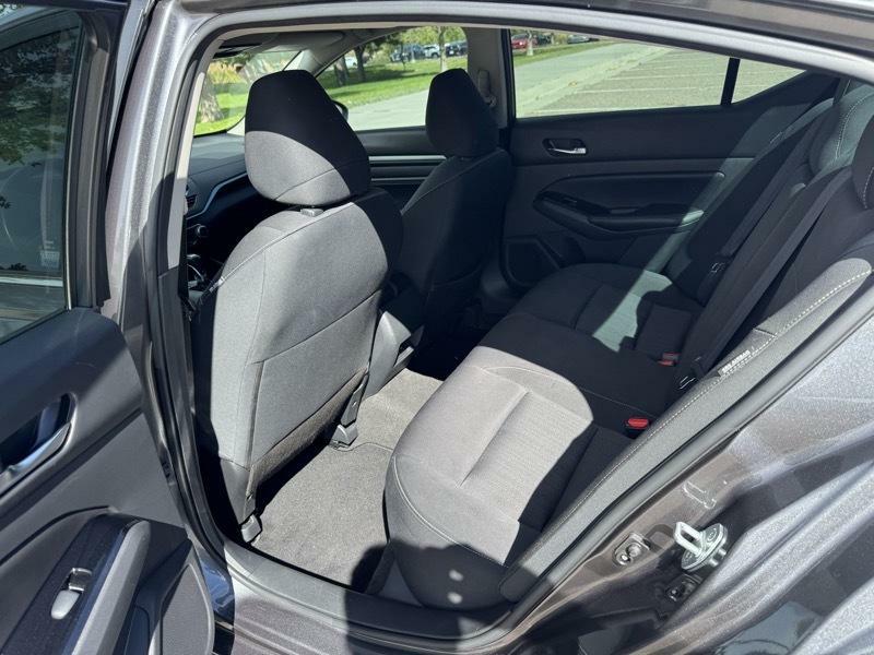 Photo 16 of this NISSAN ALTIMA