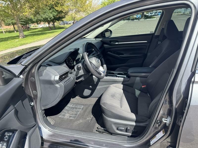 Photo 18 of this NISSAN ALTIMA
