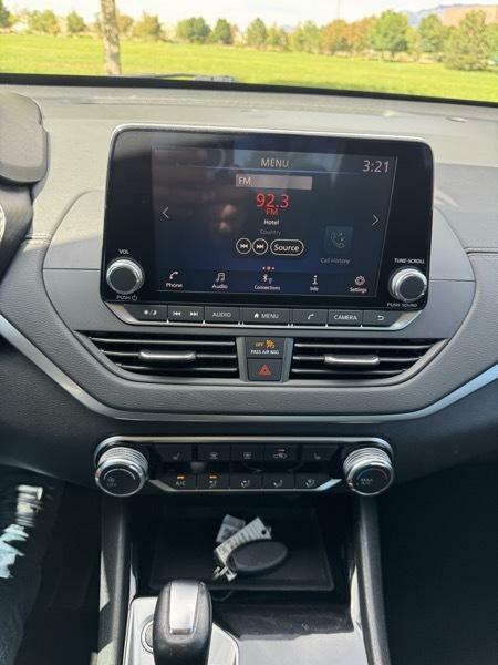 Photo 21 of this NISSAN ALTIMA