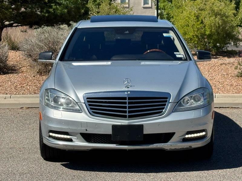 Photo 3 of this MERCEDES-BENZ S-CLASS