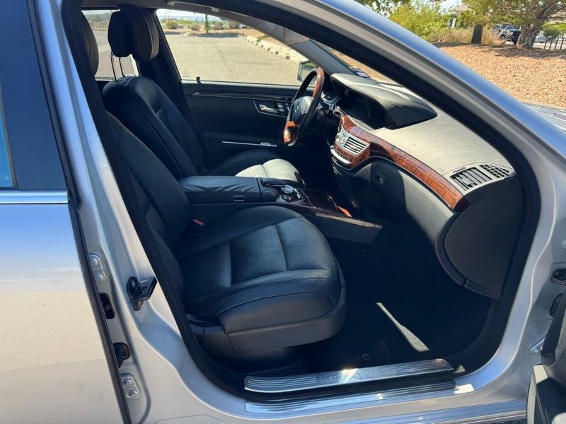Photo 10 of this MERCEDES-BENZ S-CLASS