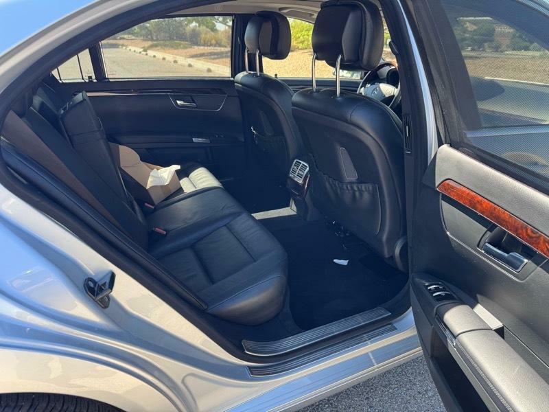 Photo 13 of this MERCEDES-BENZ S-CLASS