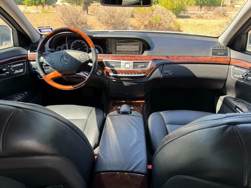 Photo 15 of this MERCEDES-BENZ S-CLASS