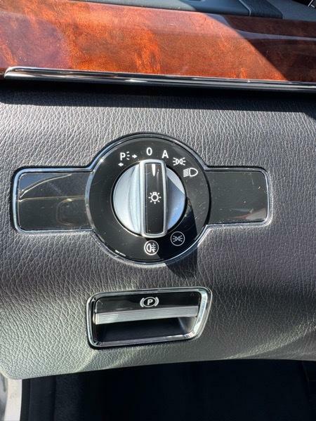 Photo 25 of this MERCEDES-BENZ S-CLASS