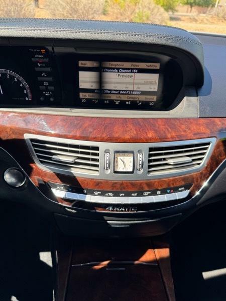 Photo 27 of this MERCEDES-BENZ S-CLASS