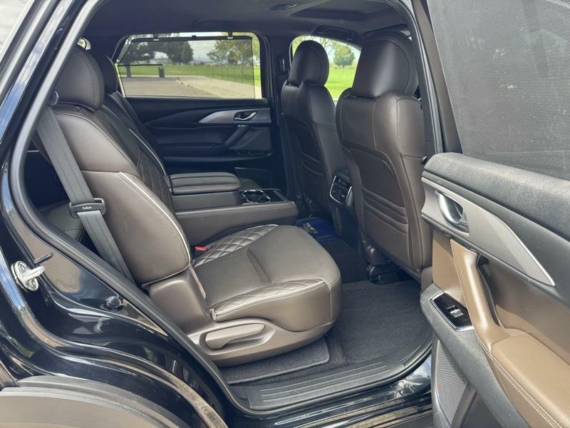 Photo 13 of this MAZDA CX-9