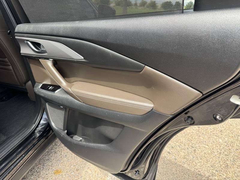 Photo 14 of this MAZDA CX-9