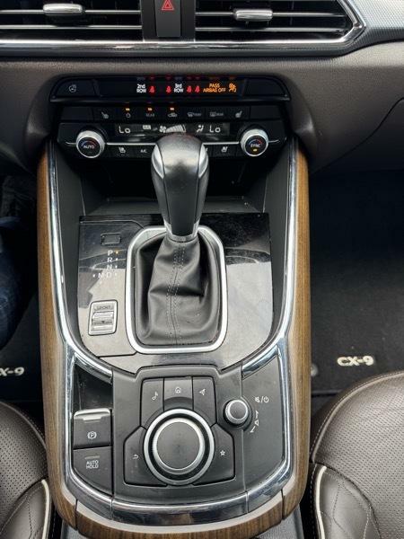 Photo 27 of this MAZDA CX-9
