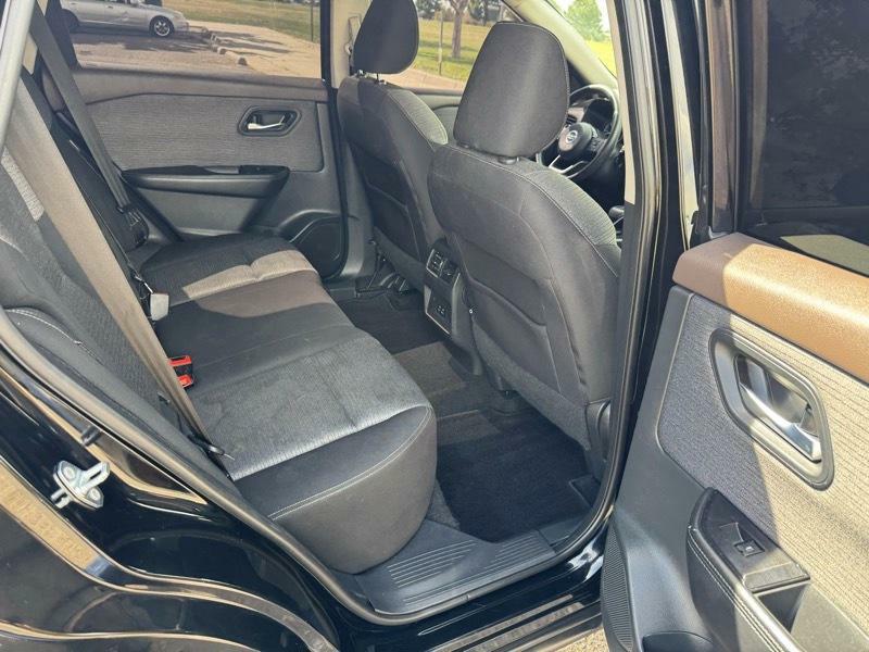 Photo 12 of this NISSAN ROGUE