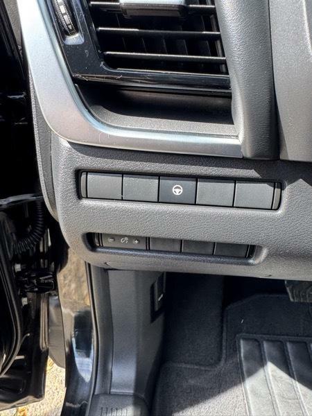Photo 21 of this NISSAN ROGUE