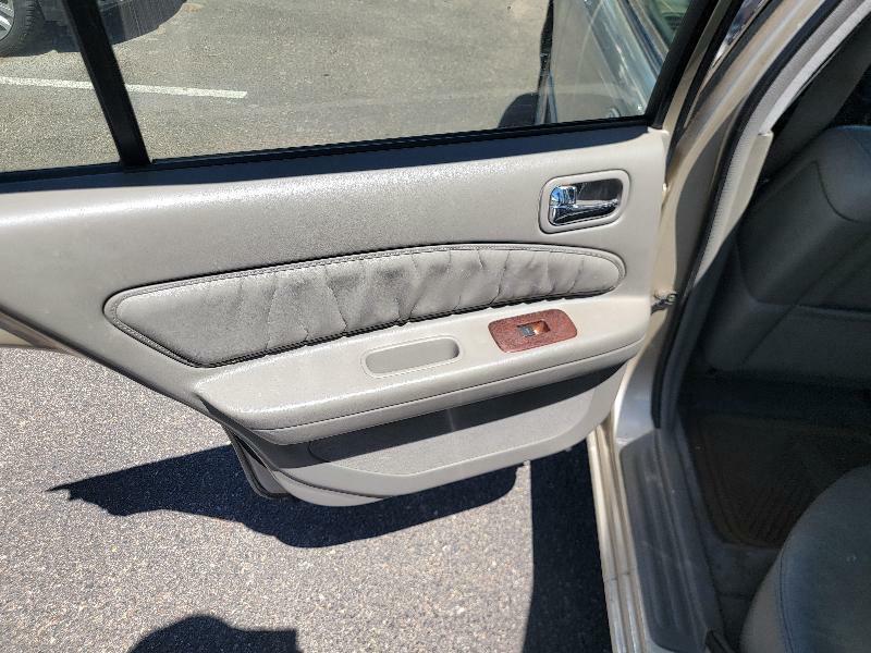 Photo 9 of this INFINITI I30