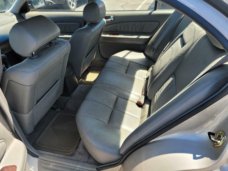 Photo 10 of this INFINITI I30